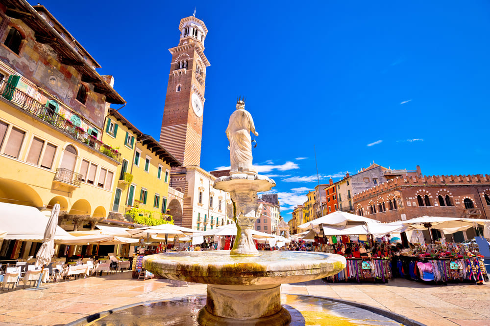 Ristoranti vicino a Piazza delle Erbe. Ristorante San Matteo Church Ristorante Pizzeria a 4 minuti da Piazza delle Erbe